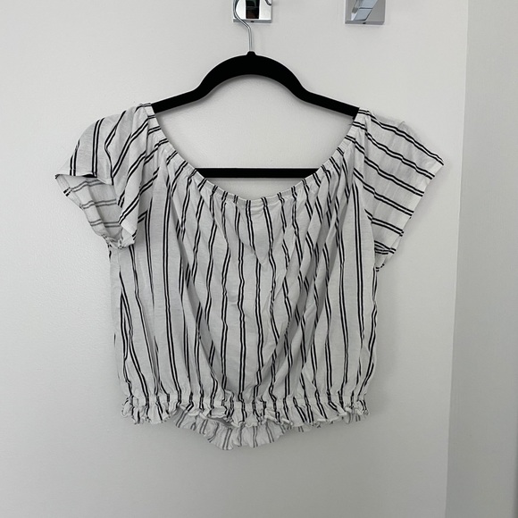 Off the shoulder crop top - Picture 3 of 4